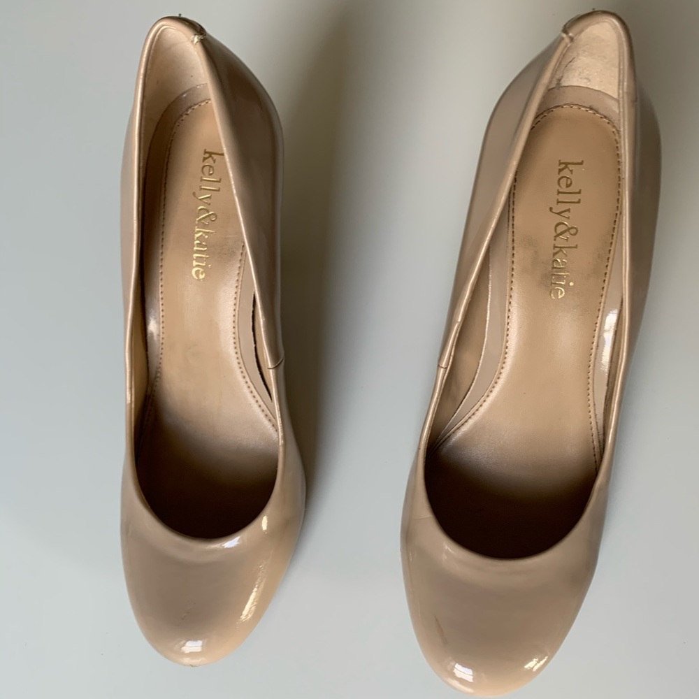 Tan heel